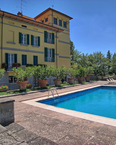 Il Poggio Di Patrignone: Property, Building, Real Estate, Swimming Pool, House, Estate, Home, Residential Area, Villa, Mansion