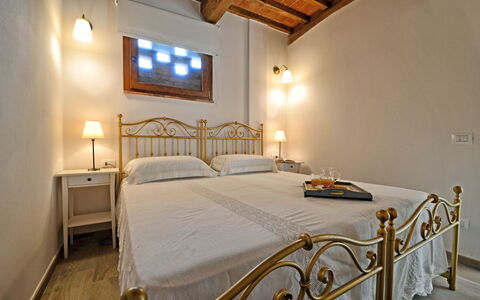 Il Fienile Di Giovanna: Bedroom, Bed, Room, Furniture, Property, Bed Frame, Bed Sheet, Building, Bedding, Real Estate