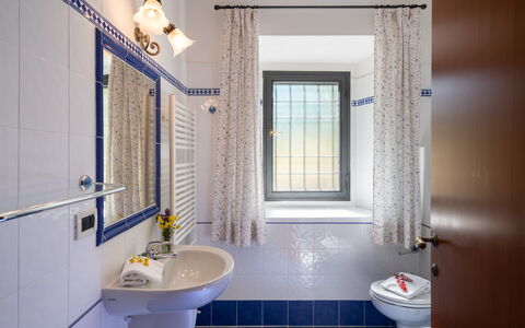 Podere Schignano: Tap, Mirror, Plumbing Fixture, Sink, Property, Bathroom Sink, Purple, Azure, Bathroom, Interior Design
