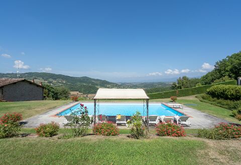 Villa La Terrazza: Natural Landscape, Swimming Pool, Property, Water Resources, Sky, House, Hill Station, Grass, Vacation, Land Lot