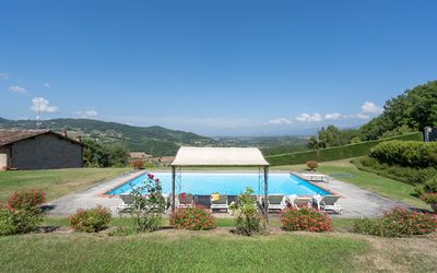 Villa La Terrazza: Natural Landscape, Swimming Pool, Property, Water Resources, Sky, House, Hill Station, Grass, Vacation, Land Lot