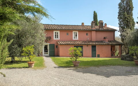 Il Vignale: House, Shrub, Home, Estate, Door, Cottage, Farmhouse, Garden, Landscaping, Yard