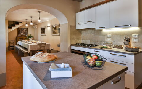 Case Sant'anna 14: Countertop, Property, Room, Kitchen, Furniture, Interior Design, Cabinetry, Building, Home, House
