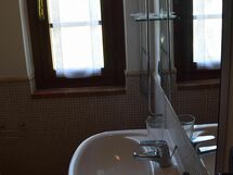 rocche-di-valiano-chianti-castelnuovo-berardenga-multiproprietà-ginestra-bathroom