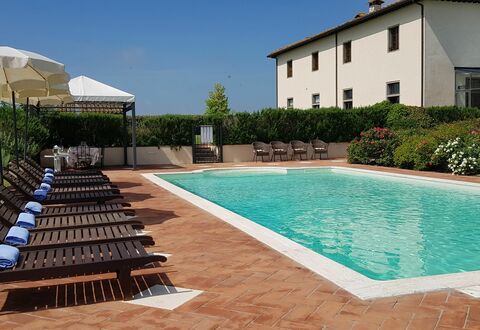 Villa Dei Michelangioli a Brolio: Swimming Pool, Property, Building, House, Real Estate, Resort, Villa, Home, Leisure, Apartment