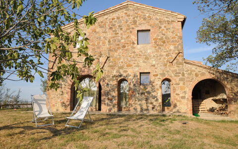 Podere Palazzo: Property, House, Tree, Building, Rural Area, Architecture, Home, Real Estate, Estate, Facade