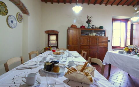 Galleria di Brolio: Room, Property, Furniture, Interior Design, Building, House, Restaurant, Real Estate, Bedroom, Dining Room