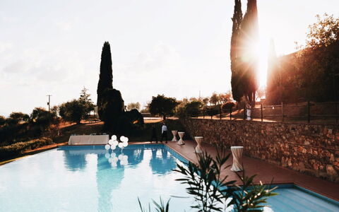 Quercia Al Poggio - Weddings And Events: Water, Sky, Plant, Swimming Pool, Light, Azure, Botany, Body Of Water, Tree, Leisure