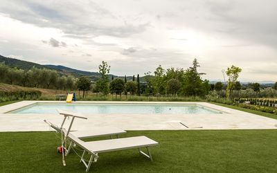 Villa Fiorentina: Garden and swimming pool