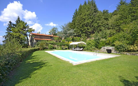 Villa Magnolia: Property, Grass, House, Natural Landscape, Estate, Real Estate, Home, Building, Yard, Backyard