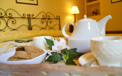 Villa Santa Maria: Breakfast, Food, Meal, Dish, Table, Cuisine, Brunch, Room, Tableware, Serveware