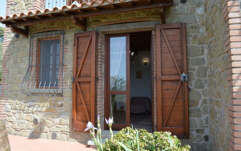 Villa Rubino: Property, Building, House, Window, Real Estate, Door, Porch, Facade, Cottage, Home