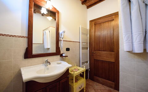 Villa Rubino: Bathroom, Room, Property, Building, Tile, Interior Design, House, Real Estate, Bathroom Cabinet, Architecture