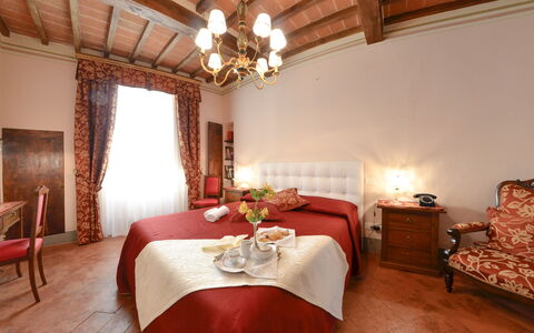 Appartamento Il Teatro: Bedroom, Room, Furniture, Property, Bed, Ceiling, Interior Design, Building, Bed Sheet, Bedding