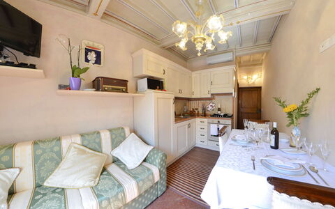 Appartamento Il Teatro: Property, Room, Furniture, Building, Interior Design, Bedroom, Real Estate, House, Ceiling, Table