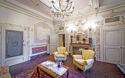 Appartamento dei Guelfi: Living room and dining room