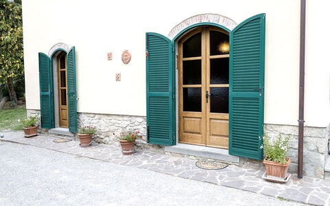 Appartamento Luna: Property, Turquoise, Building, House, Door, Real Estate, Architecture, Facade, Home, Room