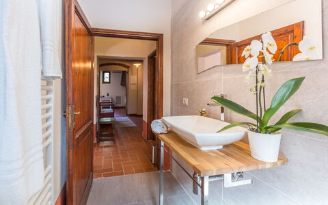 Villa Marina: Room, Property, Building, Interior Design, House, Furniture, Real Estate, Suite, Floor, Bathroom