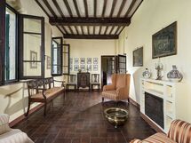 villa-montalcinello-chiusdino-villa-living-room