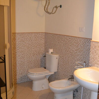 Trilocale Primo Piano Con Balcone