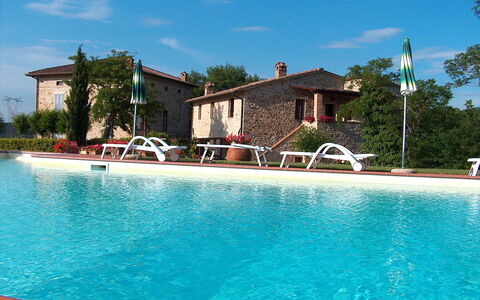 Bazzani Apartments In Siena: Water, Sky, Property, Building, Cloud, Swimming Pool, Window, Plant, Azure, Tree