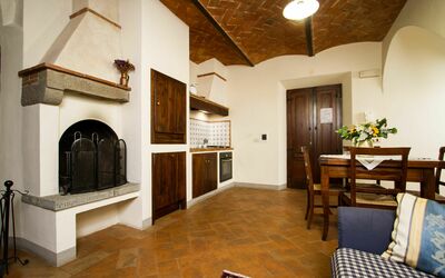 Appartamento Biancospino: Room, Property, Building, Interior Design, Floor, Living Room, House, Ceiling, Furniture, Real Estate