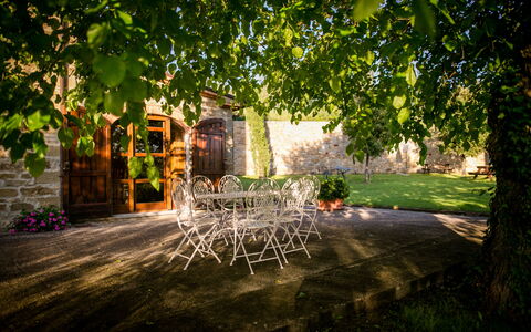 Villa Le Capanne: Nature, Light, Green, Tree, Sunlight, Grass, Lighting, Morning, Sky, House
