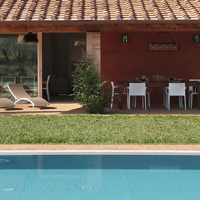 Il Grappolo: Property, House, Building, Swimming Pool, Resort, Real Estate, Home, Backyard, Shed, Leisure