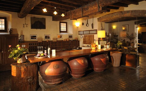 Fattoria Fronzano: Barrel, Window, Barware, Interior Design, Wood, Houseplant, Bottle, Building, Picture Frame