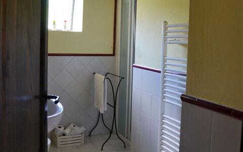 Agriturismo Cincinelli: Room, Property, Floor, Bathroom, Building, House, Architecture, Interior Design, Furniture, Window Covering