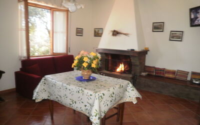 Accommodation:&nbsp;First Floor