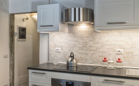 Guelfa House: Countertop, Cabinetry, Room, Kitchen, Furniture, Property, Building, Interior Design, Ceiling, Floor