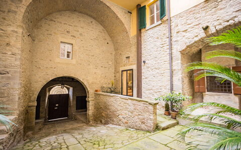 Appartamento La Corte: Plant, Green, Building, Brick, Window, Door, Real Estate, Terrestrial Plant, Facade, Brickwork