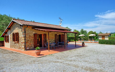 Cuccardino: Sky, Cloud, Plant, Window, Tree, Land Lot, Door, Building, House, Shade