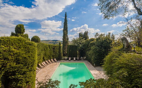 Montegufoni: Nature, Sky, Water, Green, Tree, Property, Garden, Botany, Botanical Garden, Grass