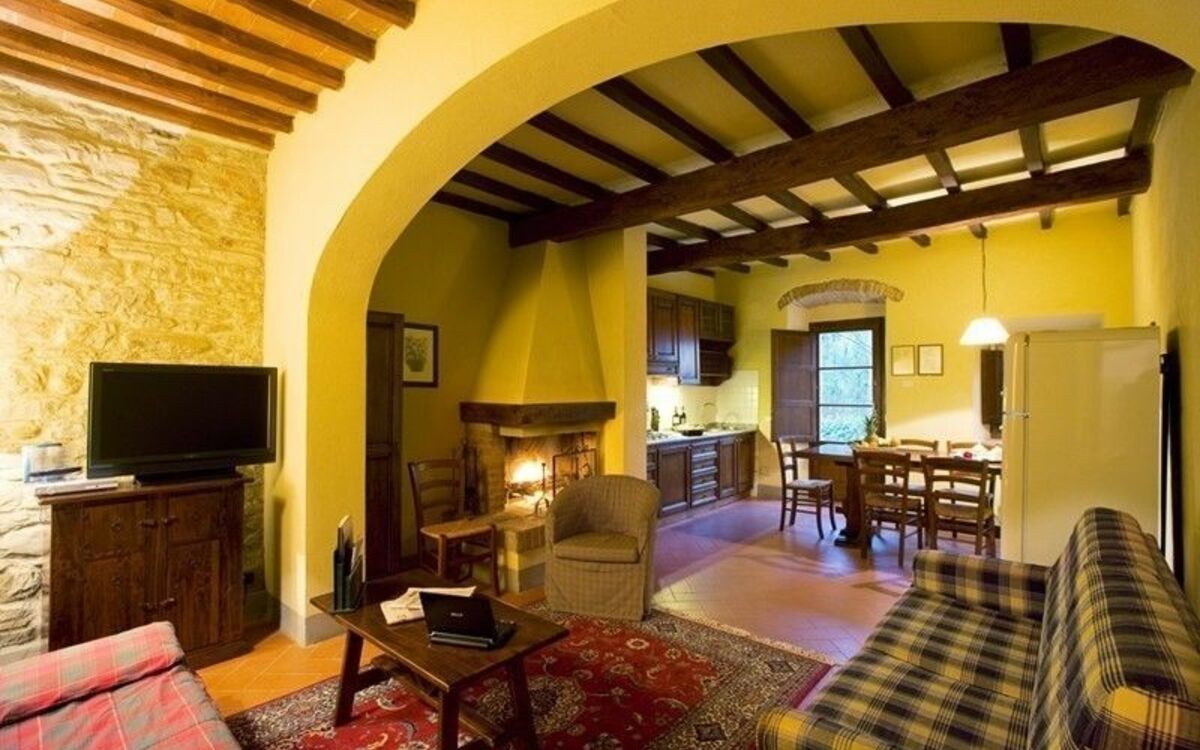 Accommodation:&nbsp;Deluxe 2