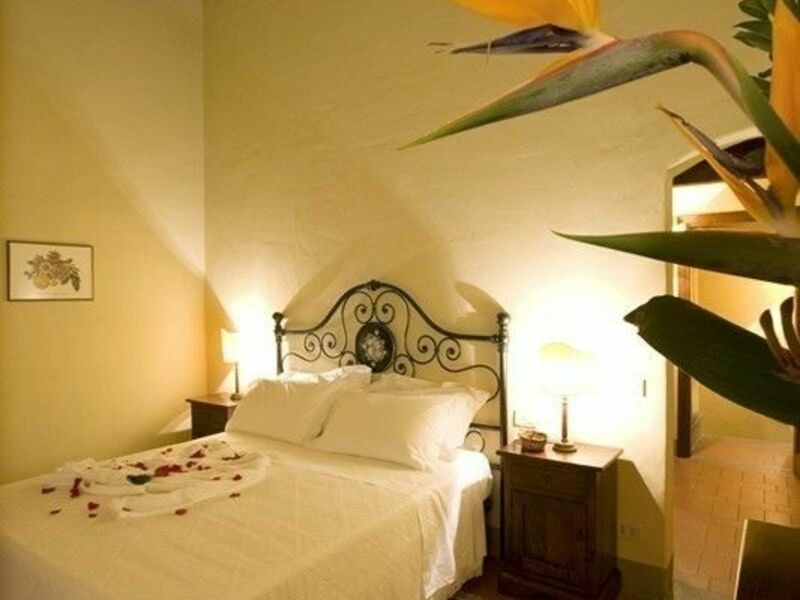 Accommodation:&nbsp;Deluxe 2