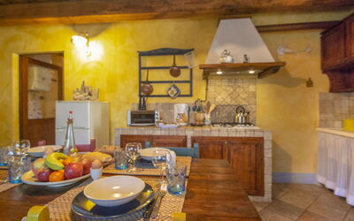 Accommodation:&nbsp;La Tinaia 865.3