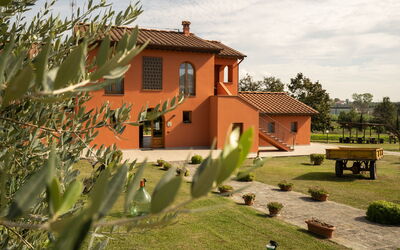 Incanto Toscano: Plant, Sky, Building, Property, Window, Cloud, House, Tree, Architecture, Land Lot