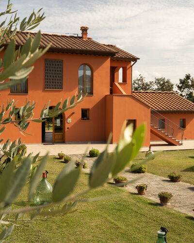 Incanto Toscano: Plant, Sky, Building, Property, Window, Cloud, House, Tree, Architecture, Land Lot
