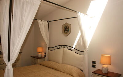 Accommodation:&nbsp;Emerald
