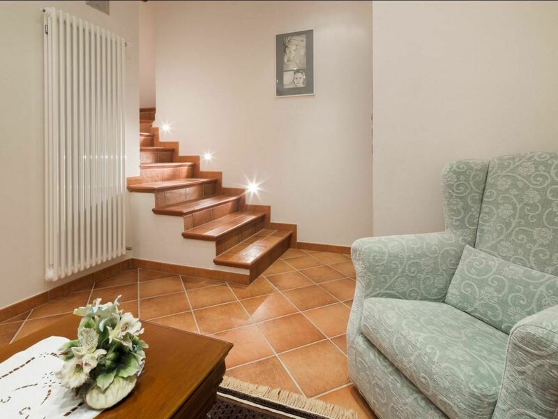 Accommodation:&nbsp;Diamond