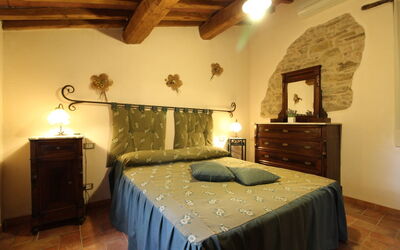 Accommodation:&nbsp;Olinto