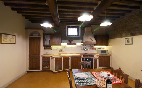 Borgo di Usciano: Room, Property, Building, Ceiling, Furniture, Interior Design, House, Floor, Beam, Real Estate