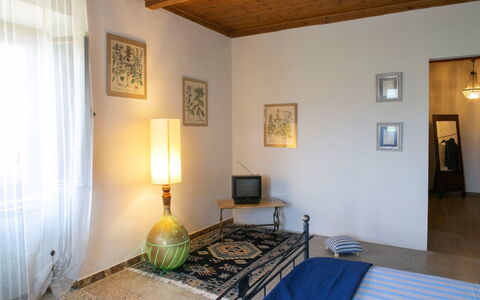 Podere i Gigli: Room, Property, Building, House, Interior Design, Yellow, Furniture, Real Estate, Floor, Home