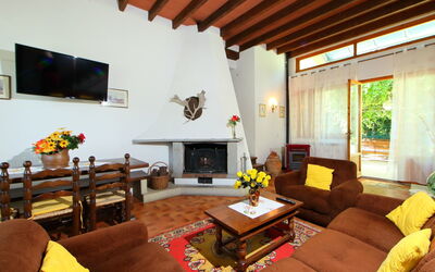 Accommodation:&nbsp;Poggio Di Castro 810.1