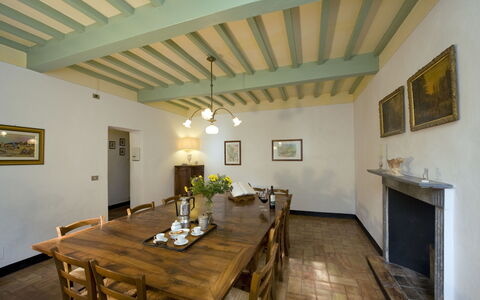 Villa Dorella Di Montaperti: Property, Room, Building, Ceiling, House, Interior Design, Furniture, Real Estate, Dining Room, Floor