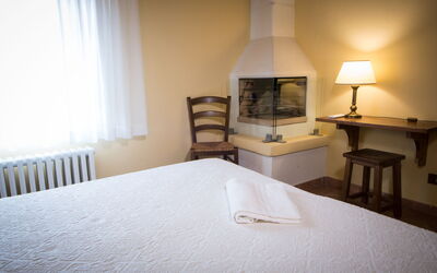 Accommodation:&nbsp;Suite 208