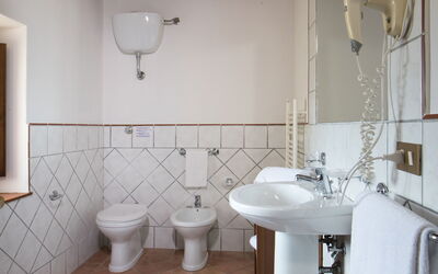 Accommodation:&nbsp;Suite 209