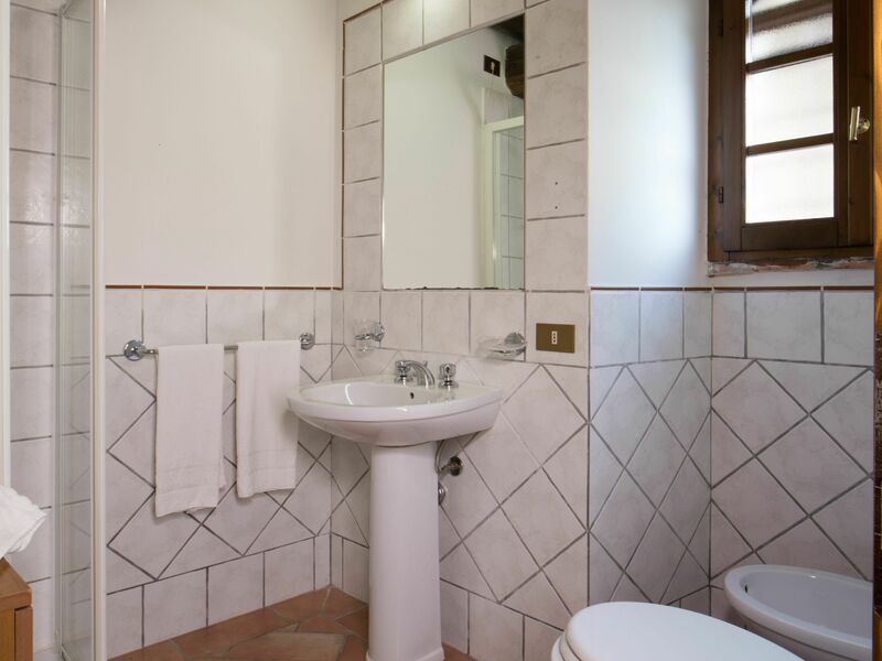 Accommodation:&nbsp;Suite 205